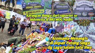 Memilukan, Aremania nyanyikan Salam Satu Jiwa sambil menangis di depan patung singa