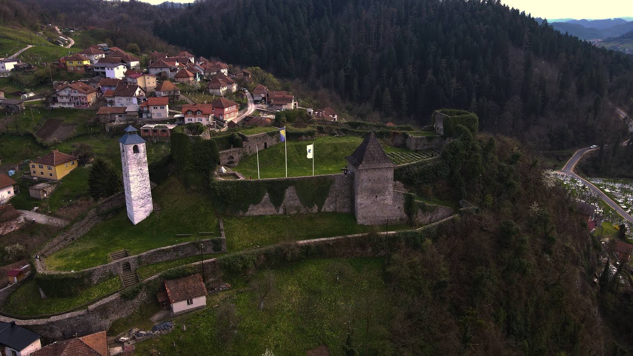 TVRĐAVA U MAGLAJU jedna je od najstarijih i najvećih koje su smještene u dolini rijeke Bosne- DRONOM