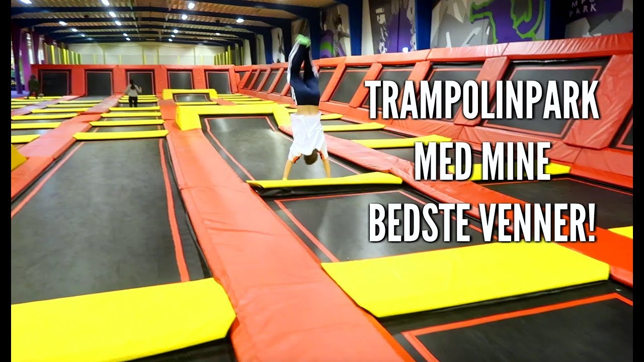 INVITERER MINE VENNER I TRAMPOLINPARK