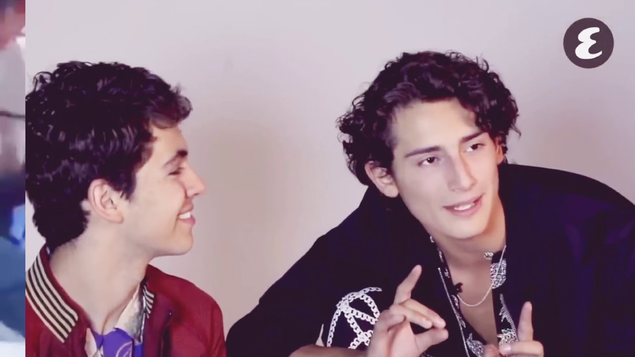 Emiliaco es real. Loving someone by the 1975.🏳️‍🌈