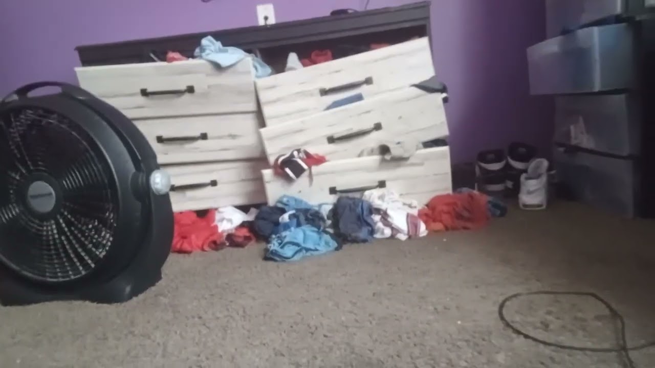 Scene James - Russell (Official Music Video)