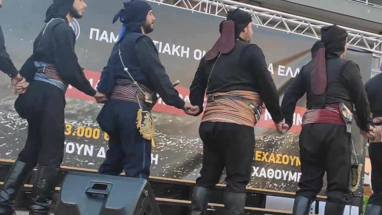 Συγκλόνισαν οι πόντιοι με τον Πυρρίχιο χορό στην εκδήλωση για την Γενοκτονία στη Θεσσαλονίκη