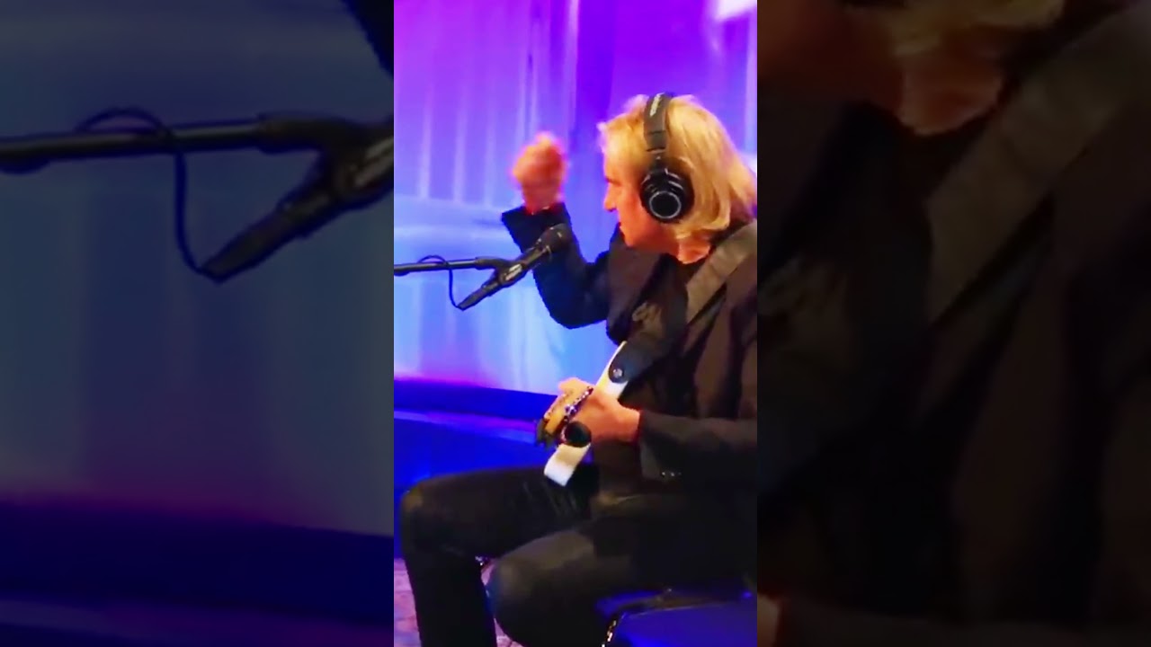 Joe Walsh Made This Look Way Too Easy 🎸😮