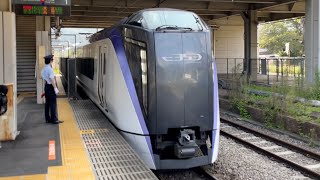 E353系S116編成が猿橋駅を通過するシーン