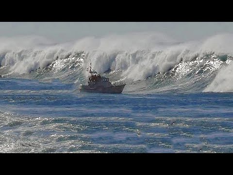 ویدیوهای باورنکردنی در طوفان های وحشتناک در برابر امواج هیولا .. !!