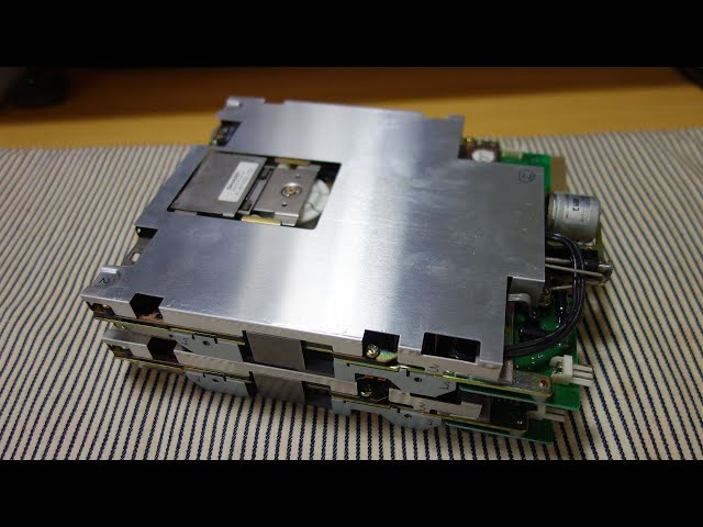 ジャンク】X68000 ACE FDDドライブ0と1を入れ替えて作動確認【分解修理