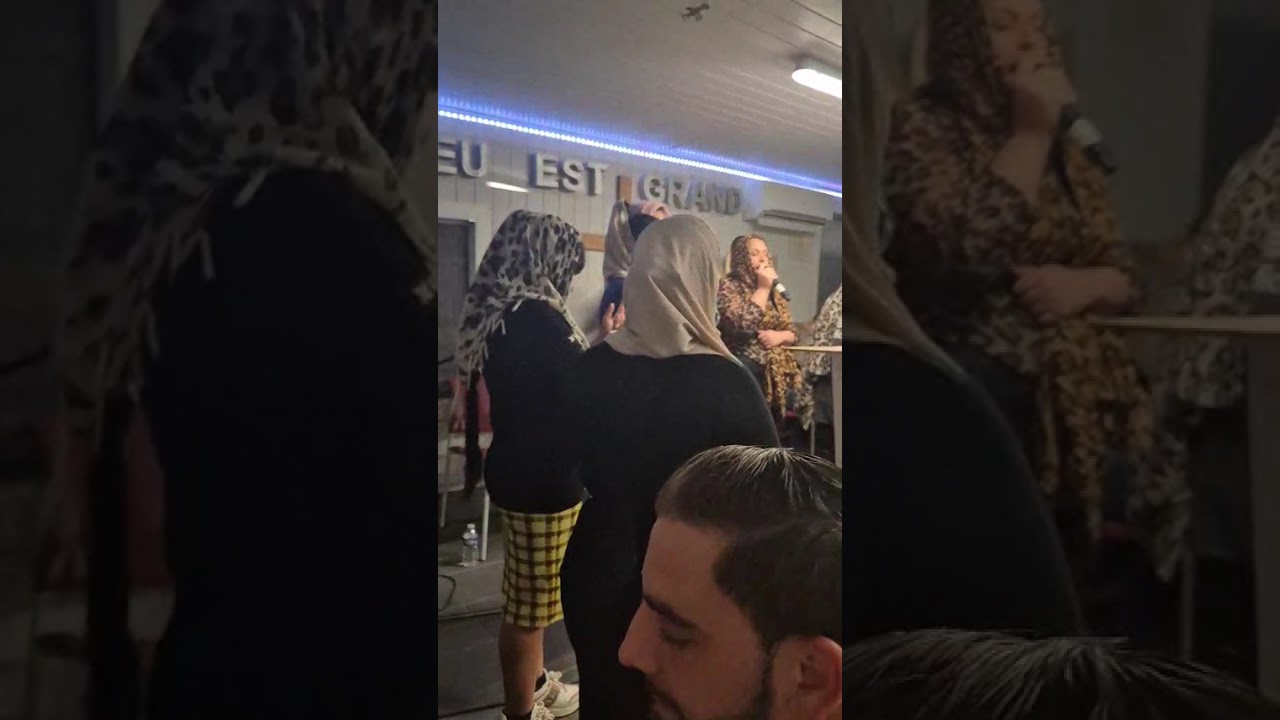 Chorale des soeur chante un vieux cantique de l'église de pezilla 