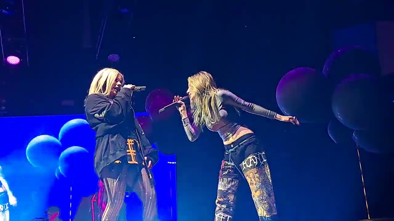 Avril Lavigne -  10. Wannabe (Spice Girls cover with Phem) (Live from Wien 27.4.2023)