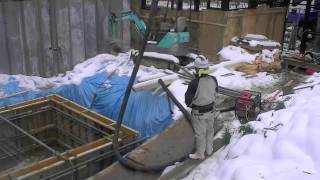 コンクリートポンプ車 オオカミ舎プール工事(札幌市円山動物園)
