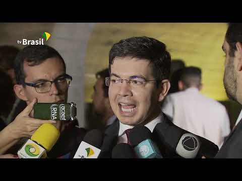 Deputados aprovam transferência