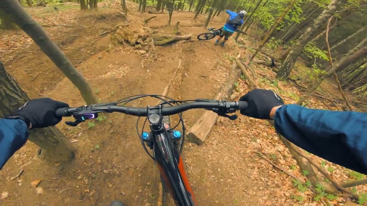 Vârful Măgura -  Cisnadioara (Pe Crucea Albasta) Nu ma asteptam sa fie asa de fain !