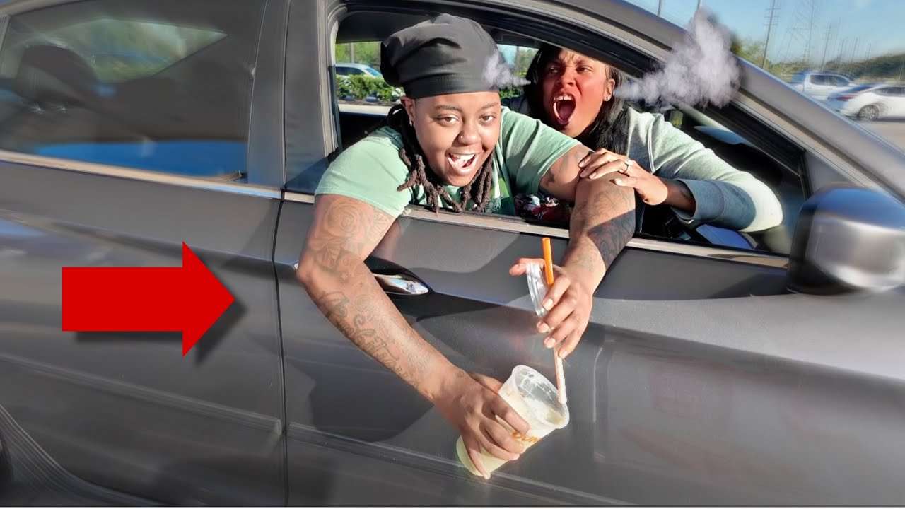 Выбрасываю любимый напиток моей разгневанной невесты из окна! (Эпично)