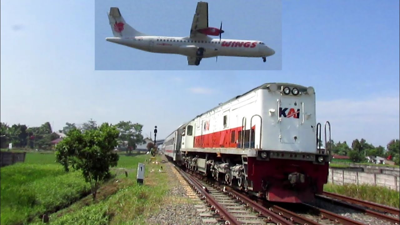 Pesawat Wings Air Dan Kereta Api Putri Deli Di stasiun Araskabu - YouTube