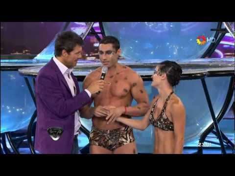 MARCELO BESA A MARCELA LA MUJER DE TITO EN EL AQUADANCE HD