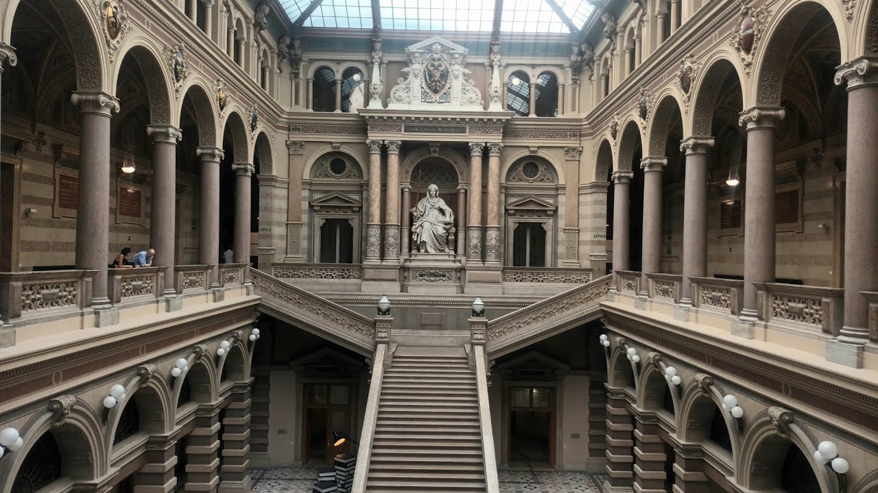 Amazing architecture and free access of Justizpalaist(Justice Palace) of Vienna, Austria