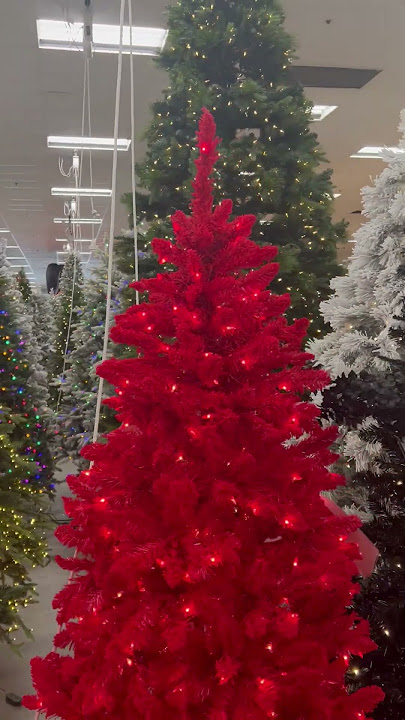30 Shades of Christmas Trees At Home. #christmas #christmastree #christmasdecor