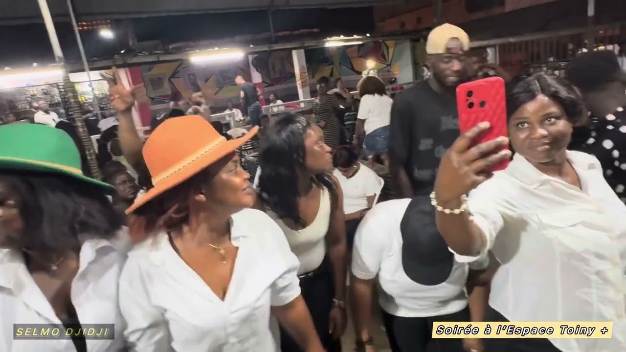 Selmo Djidji au concert de Djedje Guyzo Mélodie + plus Abidjan 