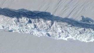 IceBridge Discovers Massive Crack in Ice Shelf