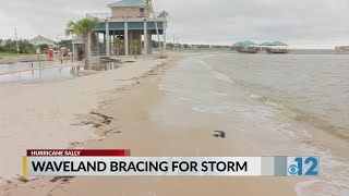 People evacuate Gulf Coast ahead of Hurricane Sally