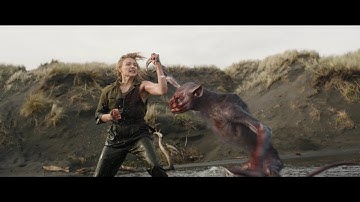 クロエ・グレース・モレッツ、”大空の魔物”グレムリンと肉弾戦　映画「シャドウ・イン・クラウド」予告