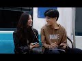 Girl Shares an Earphone with Strange Boy on Subway | Prank 在地铁上收到陌生女孩分享的耳机，男生们的反应太可爱了