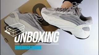 yeezy 700 static review