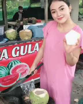 VIRAL PENJUAL ES KELAPA MUDA CANTIK