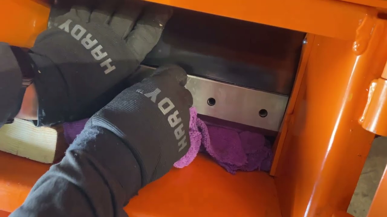 How to Replace Blades on a Power King Chipper Shredder PK0903 - 4" / PK0915 /PK0915-EH - 5"