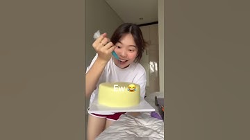 Thumbnail of LUKIS DI KUE ULANG TAHUN! 🎂🔥