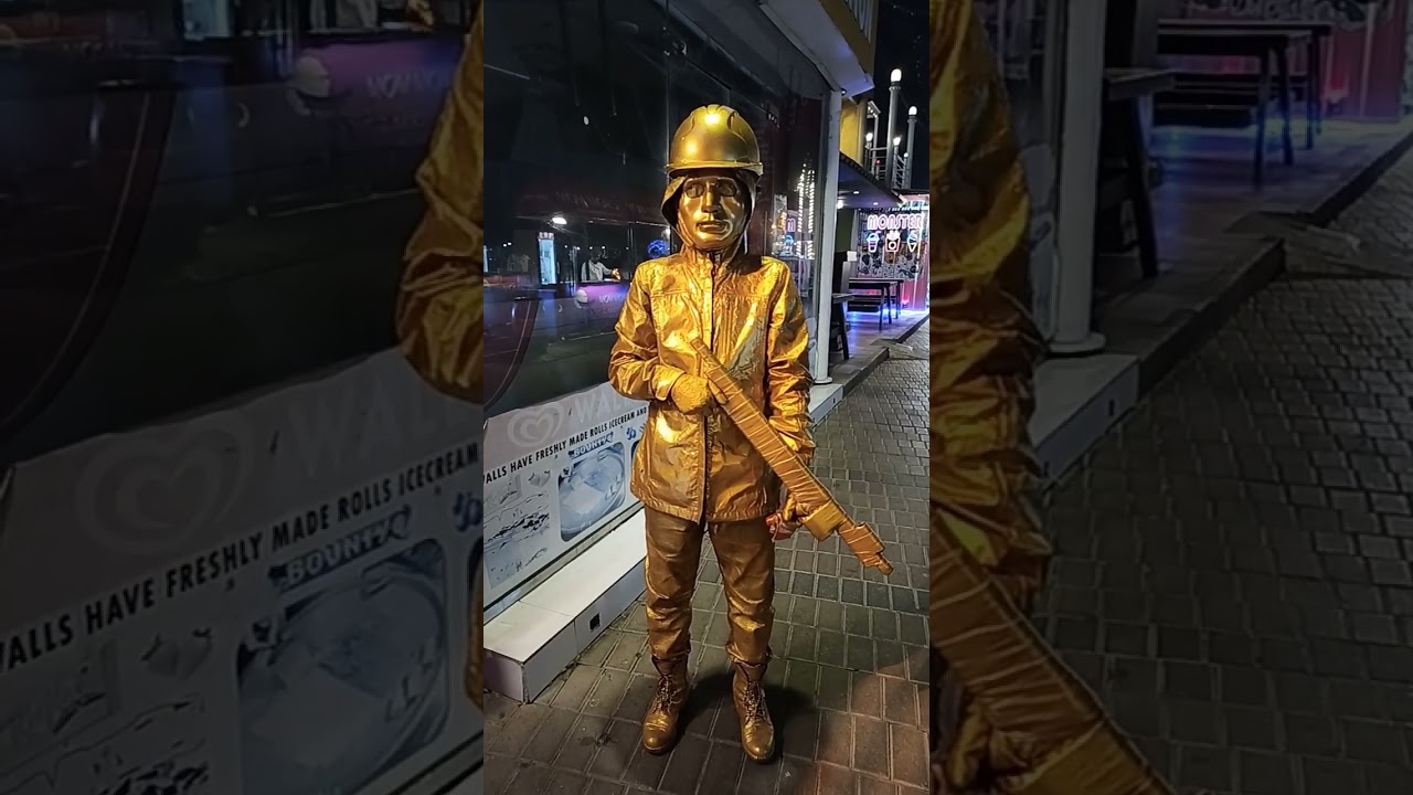 Golden Man| Port Grand| Action Move