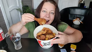 картинка: Мукбанг KFC Домашний баскет🐔 Крылья, Стрипсы, Ножки🍗 Наггетсы, Баскет картошка🍟Кола🥤 Ростикс
