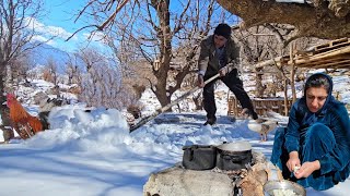 Download Lagu ❄️Snowy day for the Asghar nomadic family in the mountains MP3