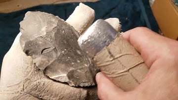 932 - Flintknapping Raw Chert Blade (full video)
