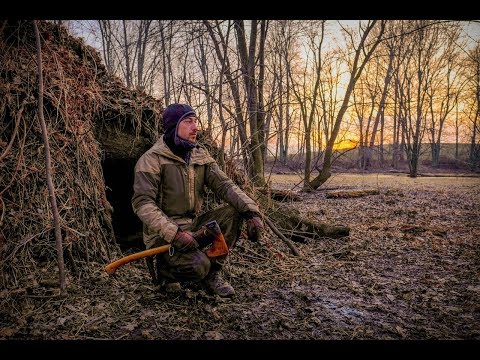 2 Night Bushcraft Camp-Building and Sleeping in a Completely Natural Shelter