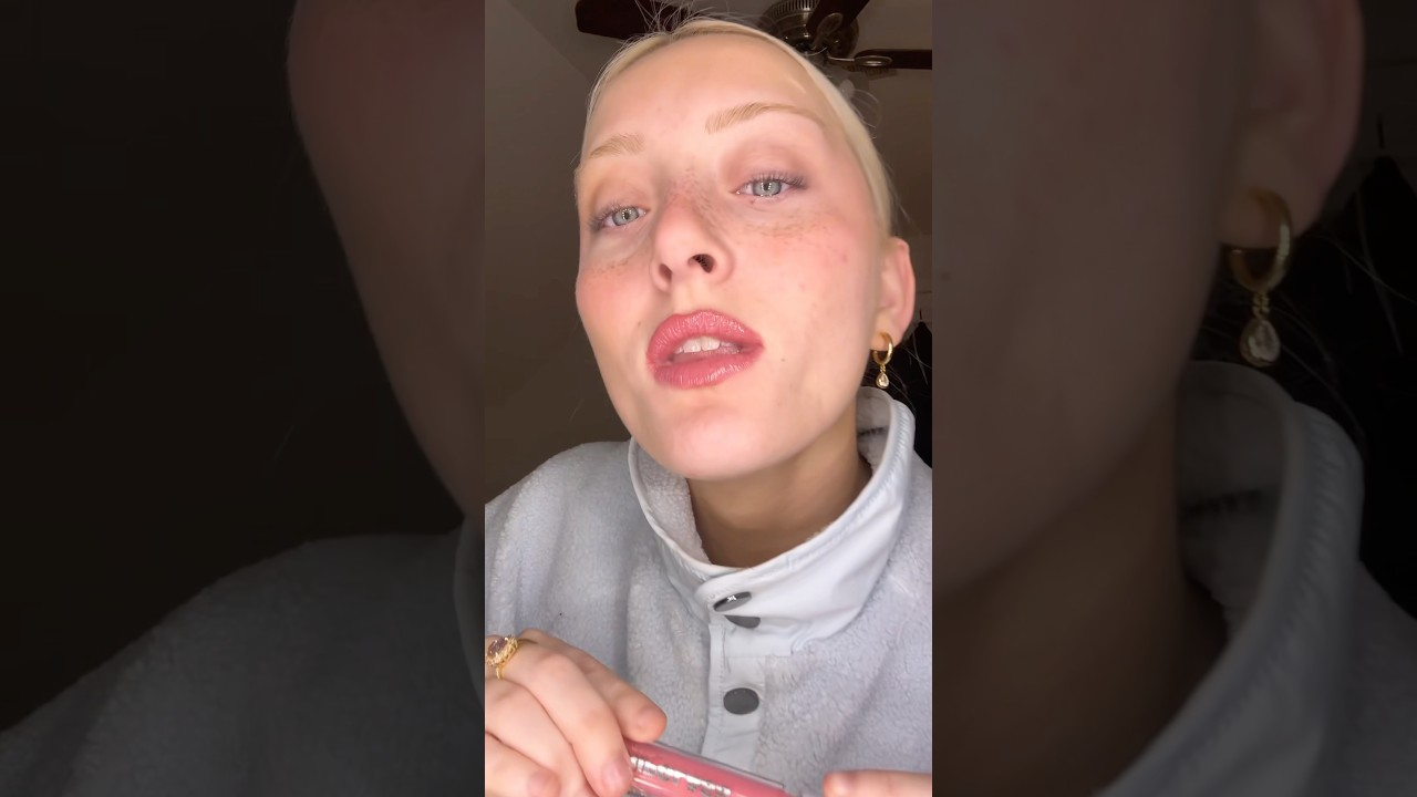 pink glossy lips are my favoriteeee 🎀🫰🏼 | 