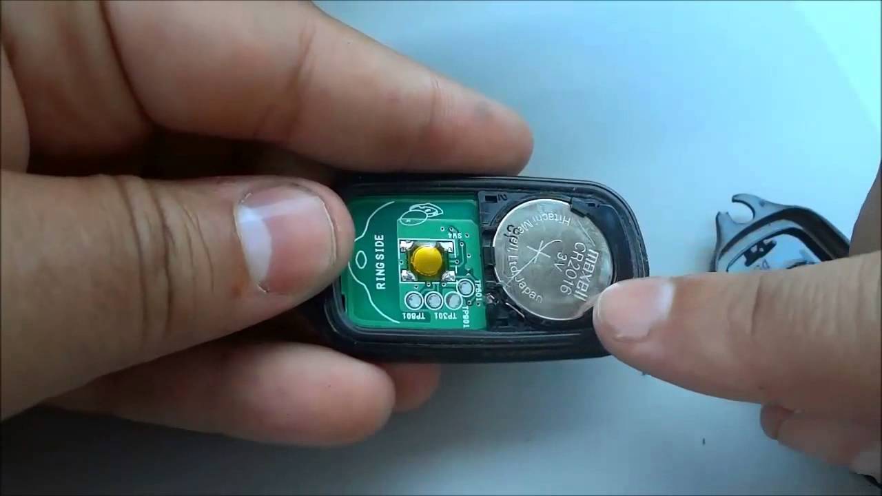 How To Change The Key Fob Battery For A Toyota Solara (1999-2002) - YouTube