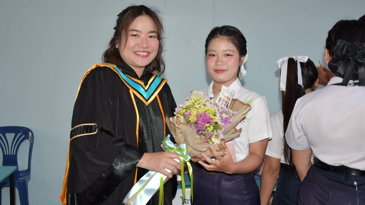 บรรยากาศพิธีรับใบประกาศนียบัตร #วิทยาลัยการอาชีพนวมินทราชินีแม่ฮ่องสอน #Prniceteam