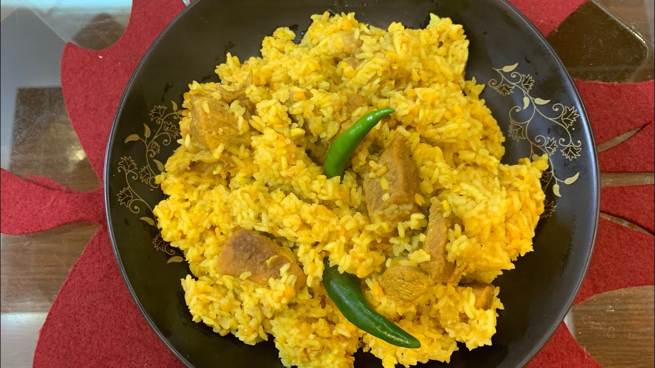 এই শীতে ধোয়া উঠানো গরম গরম গরুর মাংস খিচুড়ি।। 