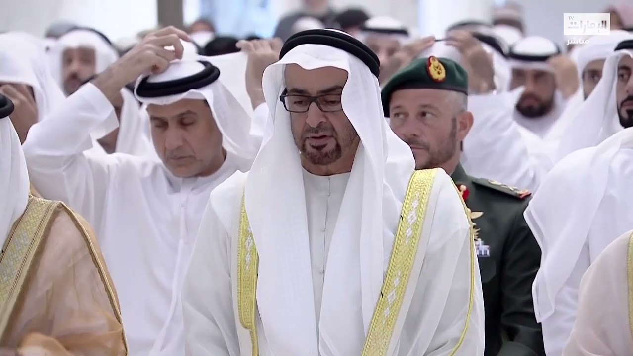 رئيس الدولة وسمو الشيوخ يؤدون صلاة عيد الأضحى المبارك في جامع الشيخ زايد الكبير