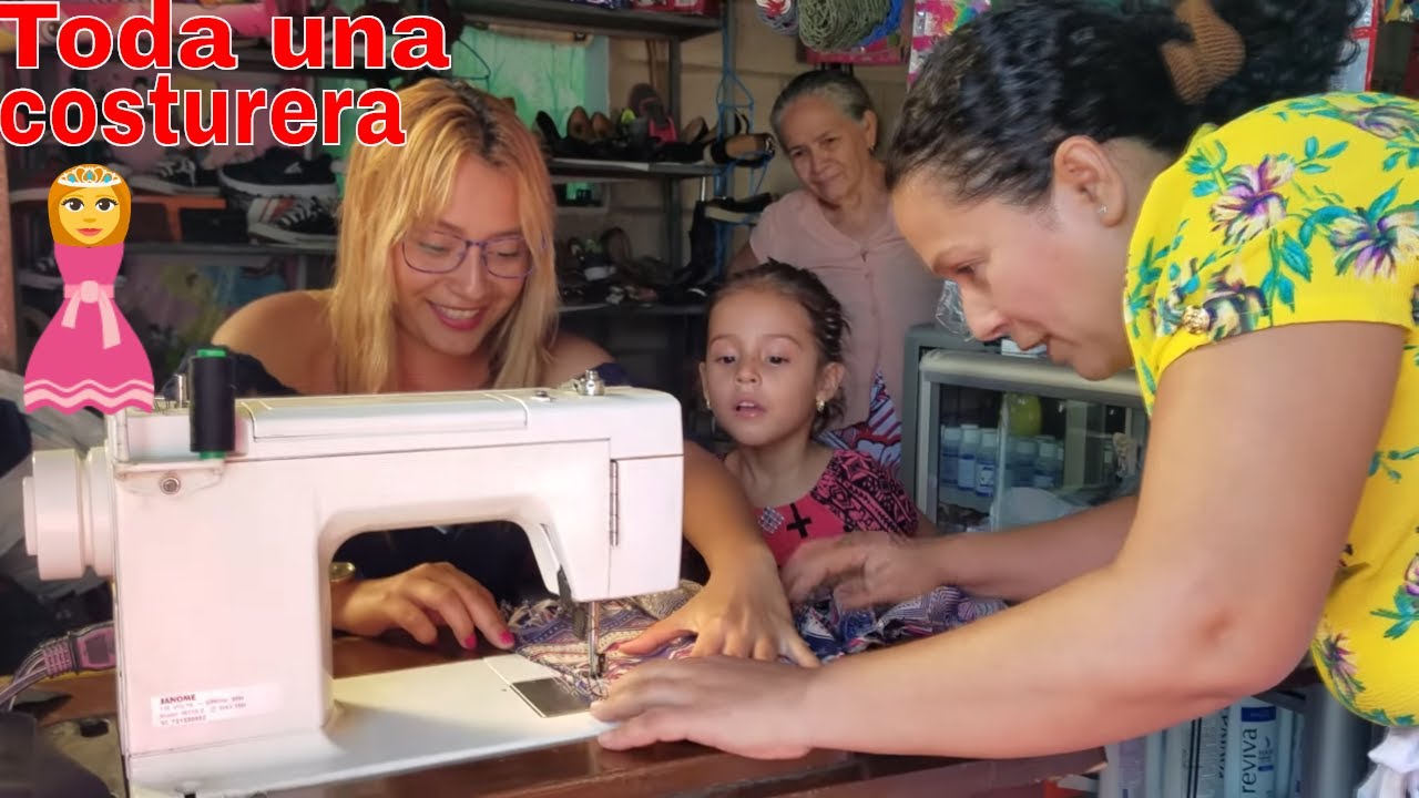 roxana ac odyssey Mi mamá me enseña arreglar ropa