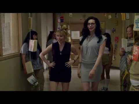 Nicky and Alex entering the new library after makeover [5x07] OITNB