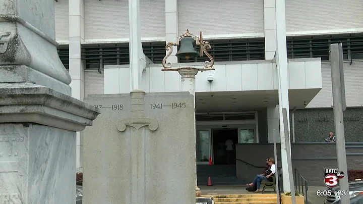 Man jumps from Court House window