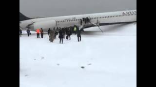 Delta Airlines Aircraft    Crash at La Guardia Airport