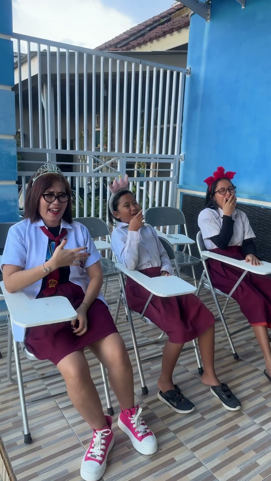 Vidio kocak dan gokil @nyaikembang1nyaikembang1 /ternyata sudah gak punya ibu?
