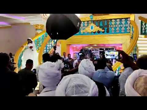 ابو عركي البخيت يزف ابنه ليلة زواجه بروعة اغنيته