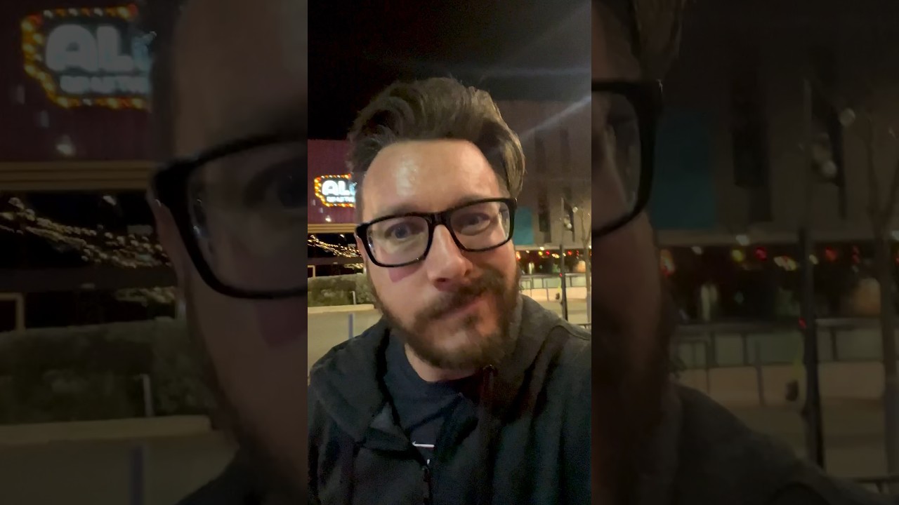 Мятежная Луна - Часть первая Реакция за пределами кинотеатра