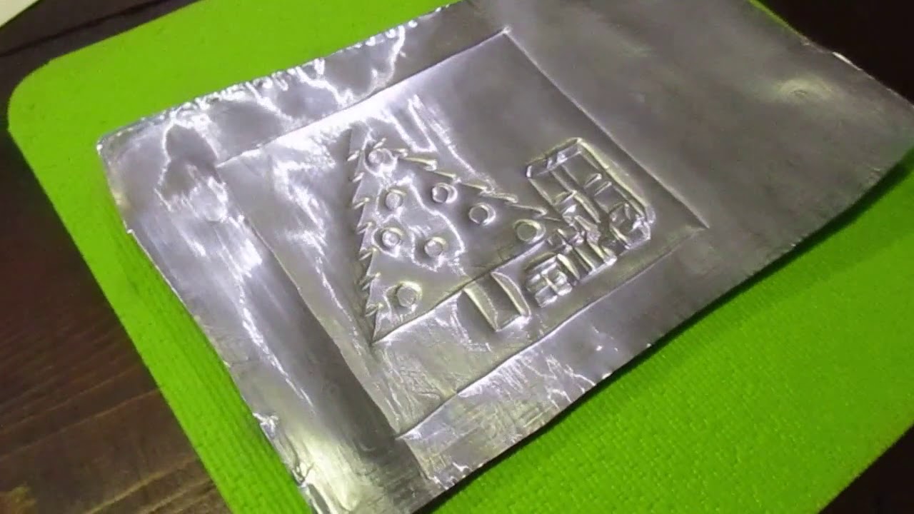 facile biglietto natalizio con lavorazione a sbalzo