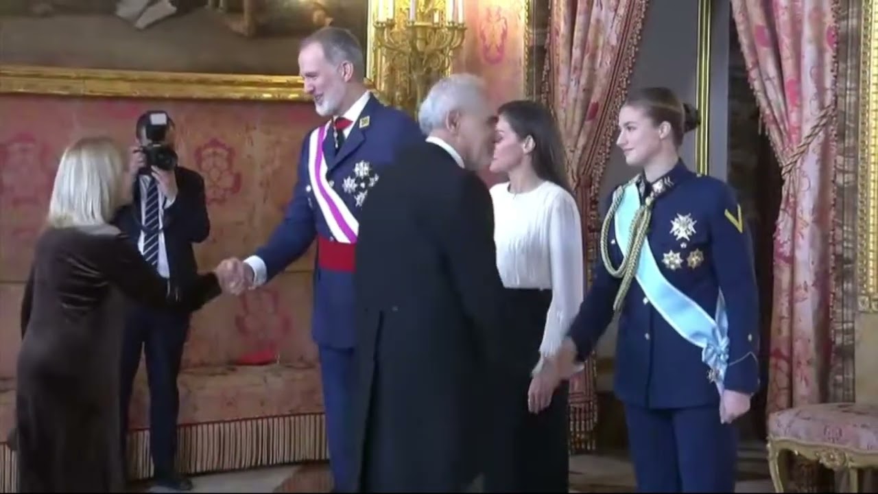 Los Reyes presiden el acto de la Pascua Militar SIN SÁNCHEZ