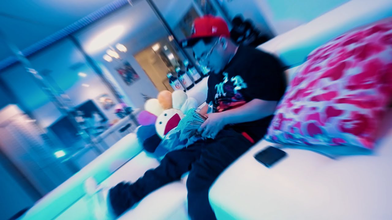 TrackMoney P - Diamonds And Pearlz (Ballin As A Baby)