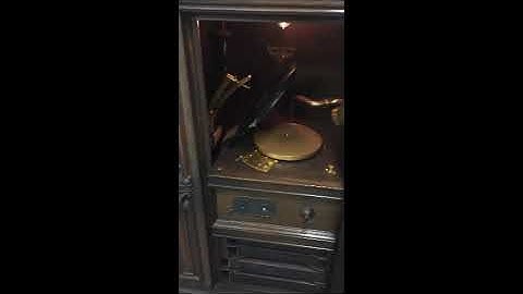 My 1927 Victor Talking Machine Co. VE10-70 Automatic Electrola 2nd video Feb 18, 2019